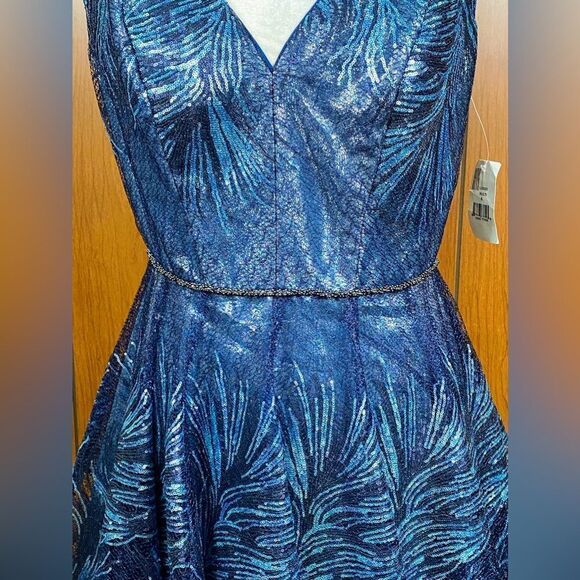 Rene Ruiz Collection Feather Jacquard Fit-&-Flare Gown size 6 - Picture 8 of 15